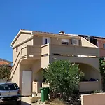 Apartment Beachfront